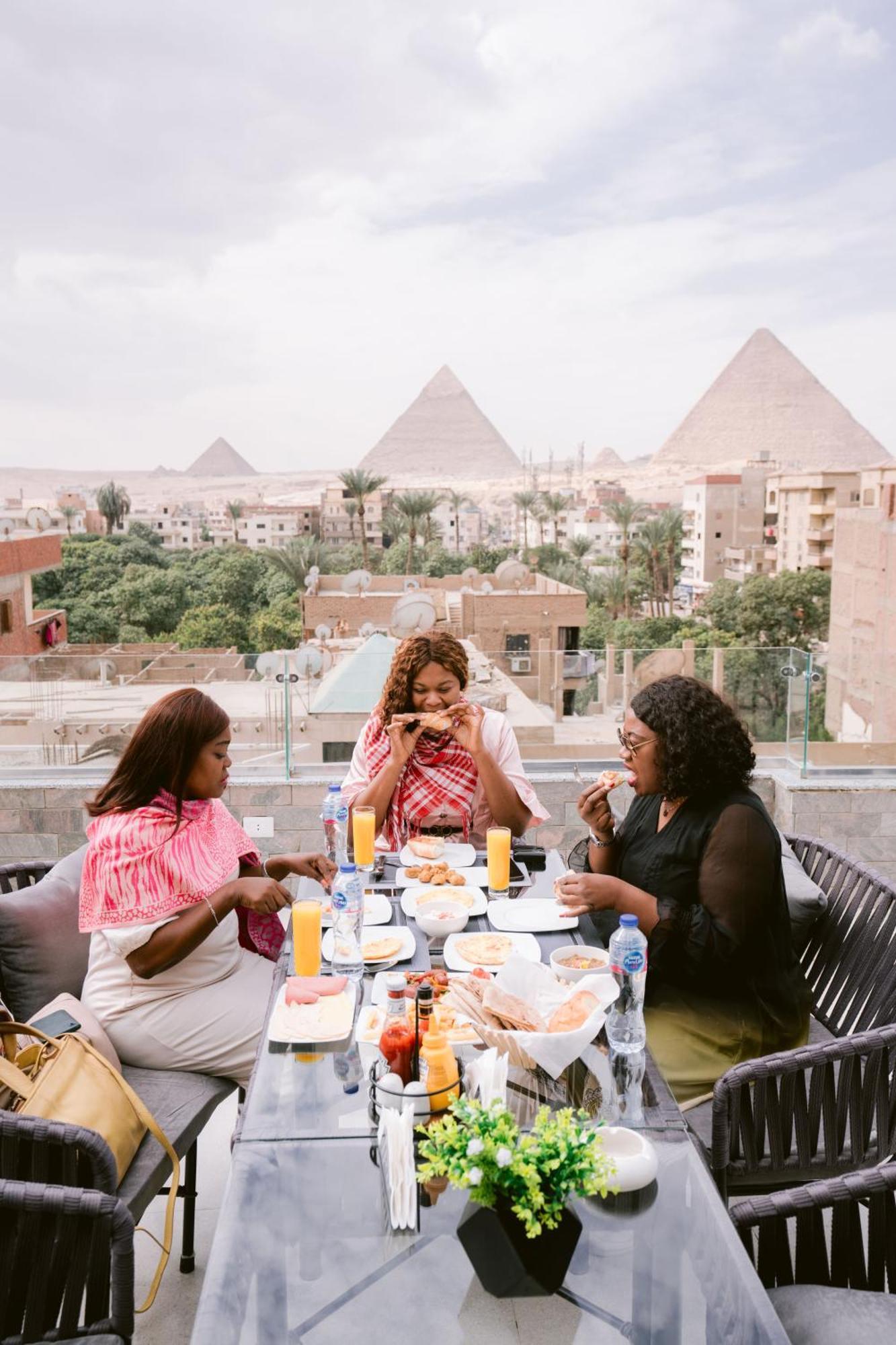 Hotel Tuya Pyramids